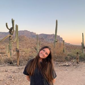 Meet your Posher, Lauren